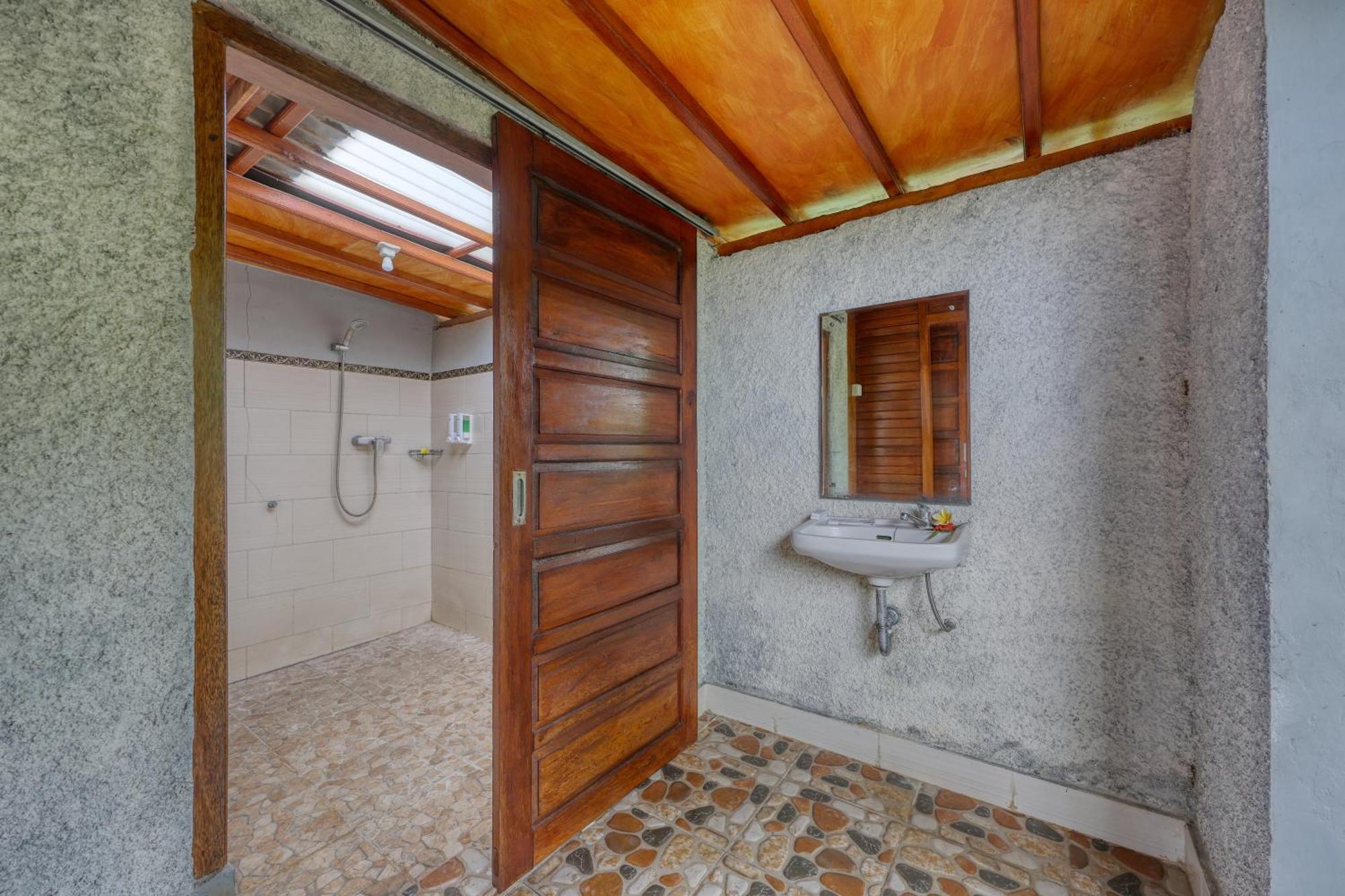 Petak Cottage Ped Esterno foto